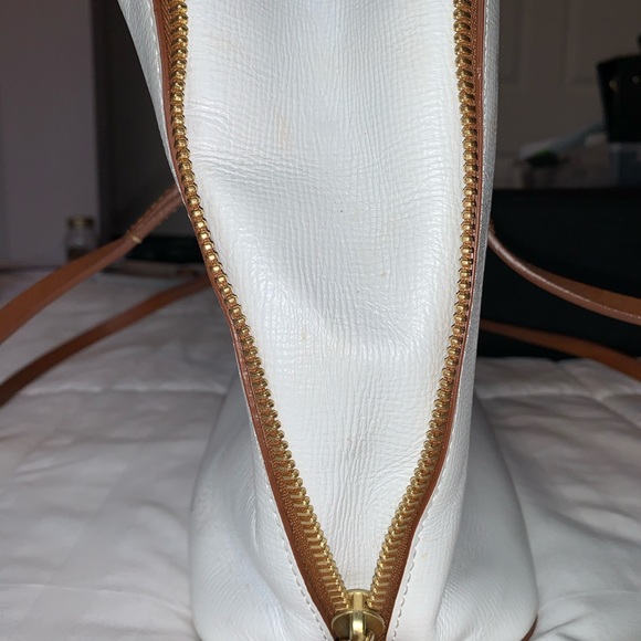 Dooney and Bourke - Picture 4 of 8